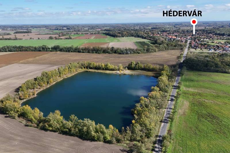 Bauträger aufgepasst: Bauland mit Teich 193.000 m2 in Hédervár