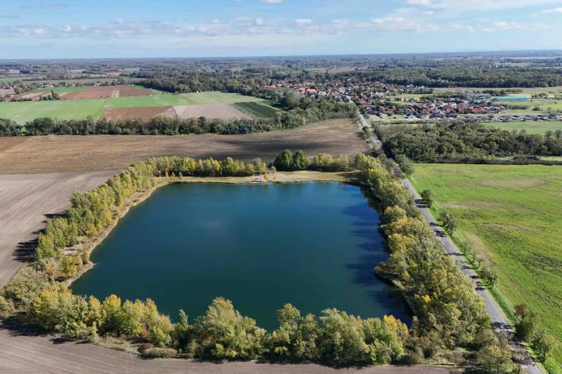 Bauträger aufgepasst: Bauland mit Teich 193.000 m2 in Hédervár