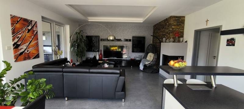 Modernes Einfamilienhaus mit Doppelgarage und Pool, Zurndorf