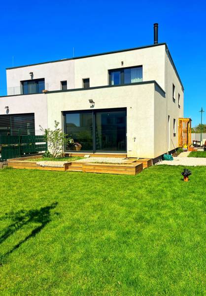 Moderne 6-Zimmer Doppelhaushälfte mit Garten und Terrasse, Gattendorf